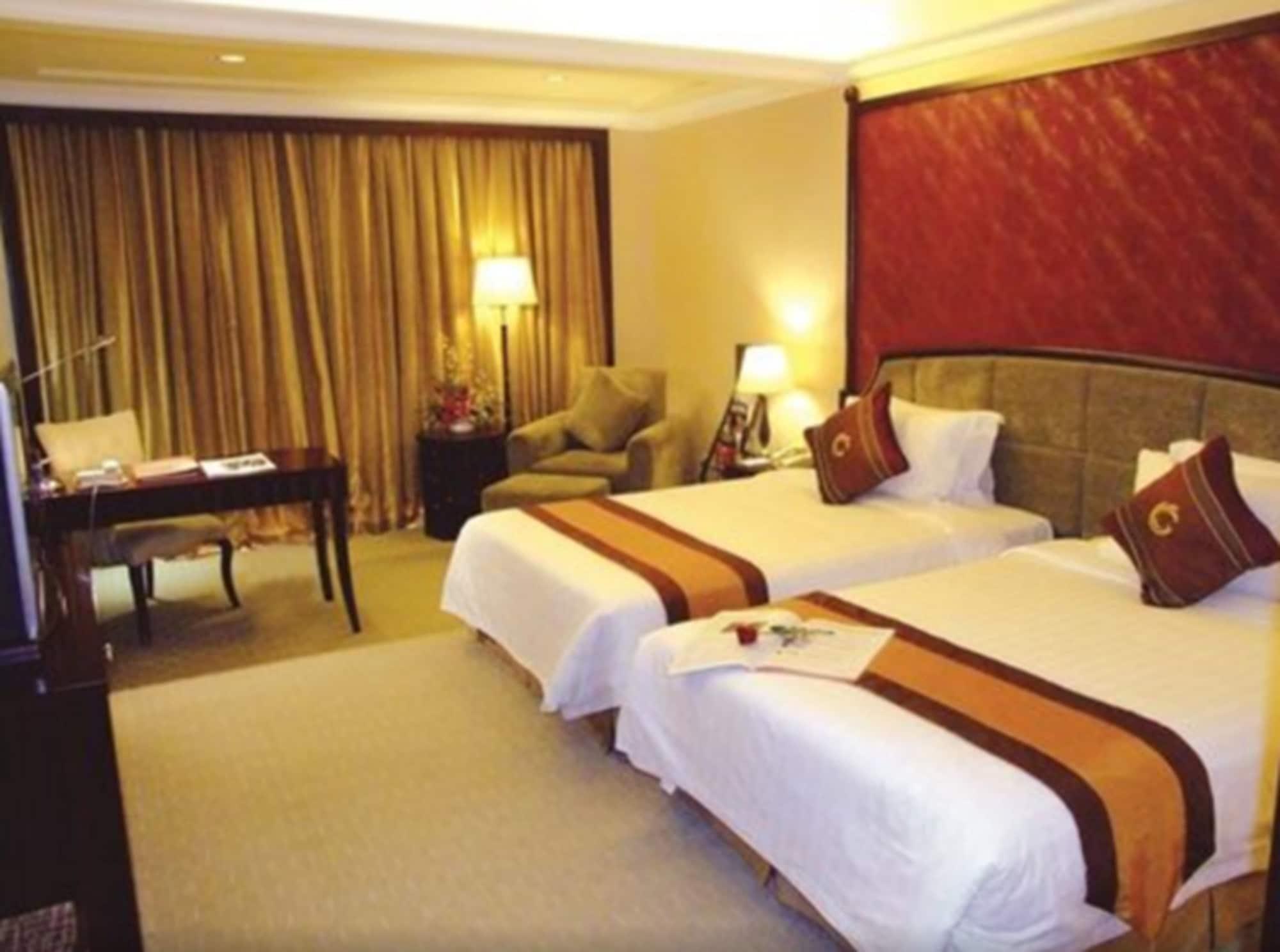 The Royal Marina Plaza Hotel Kuangcsou Kültér fotó