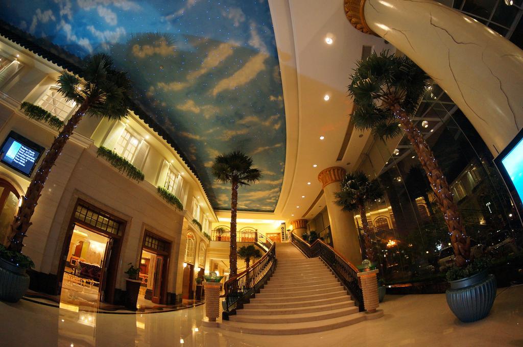 The Royal Marina Plaza Hotel Kuangcsou Kültér fotó