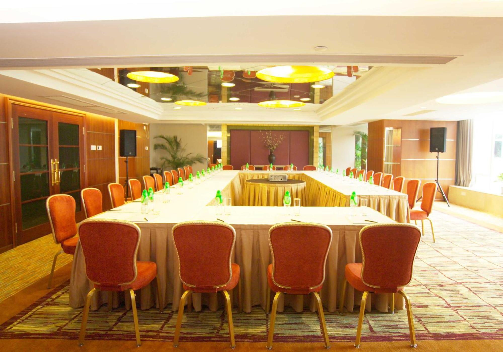 The Royal Marina Plaza Hotel Kuangcsou Kültér fotó