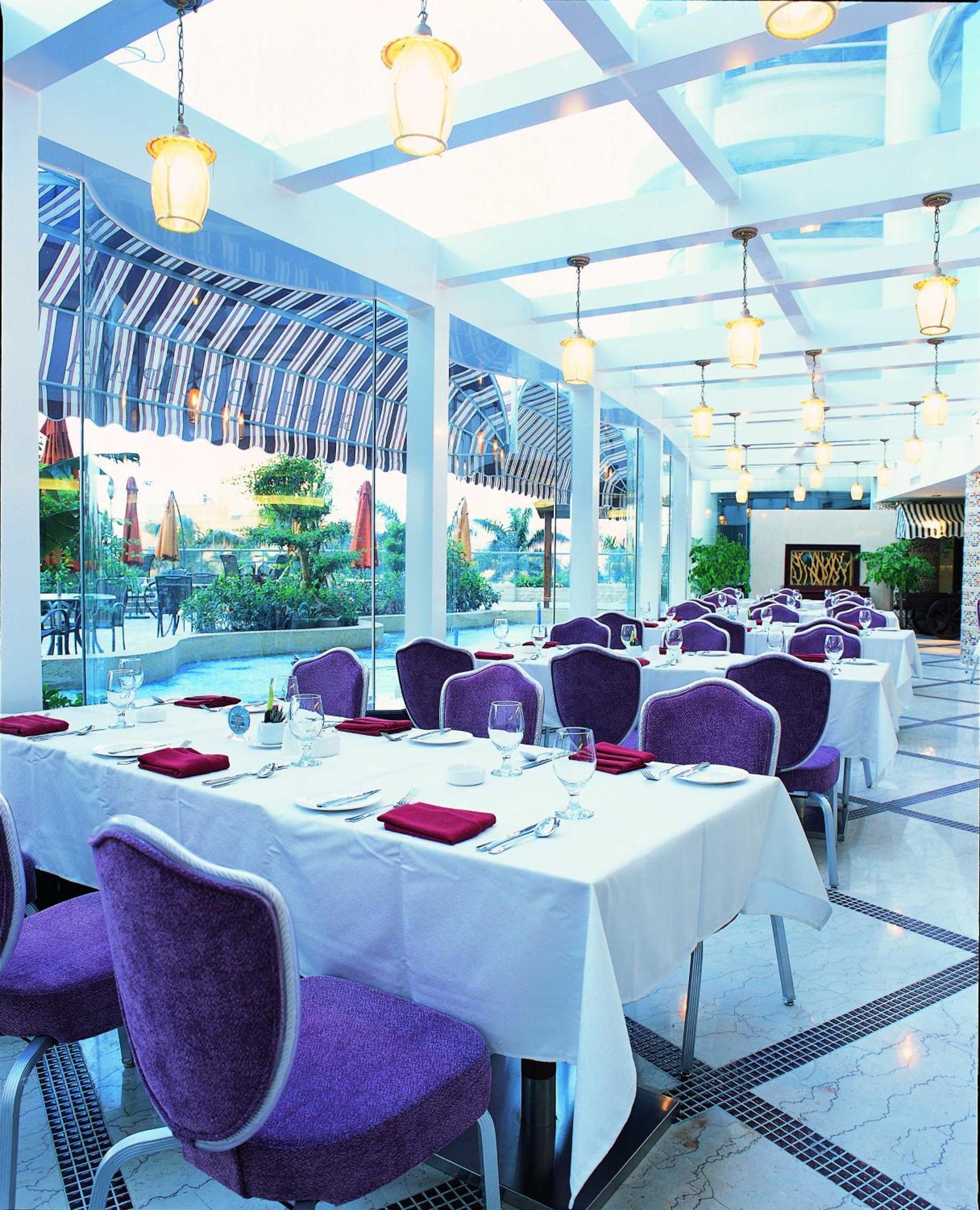 The Royal Marina Plaza Hotel Kuangcsou Kültér fotó