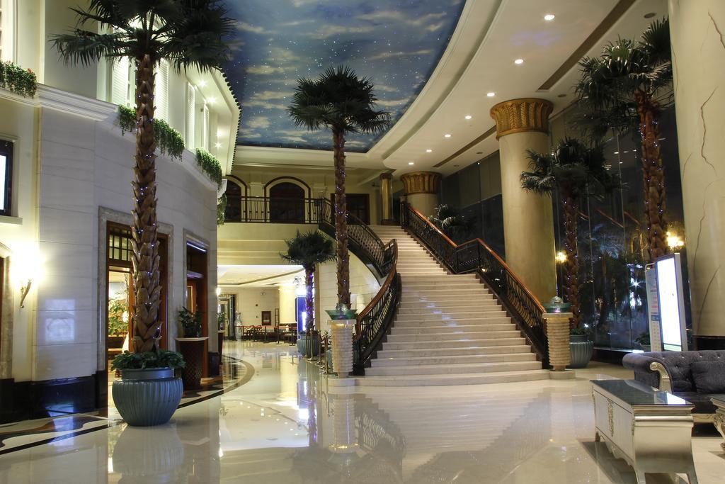 The Royal Marina Plaza Hotel Kuangcsou Kültér fotó