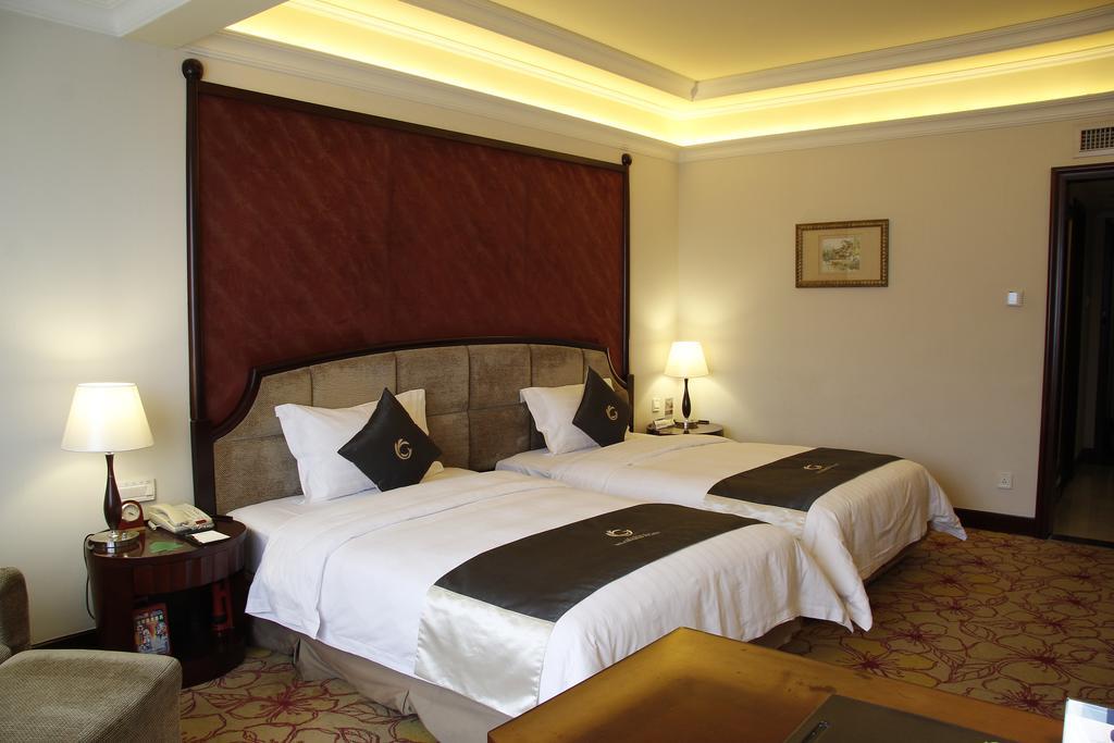 The Royal Marina Plaza Hotel Kuangcsou Kültér fotó