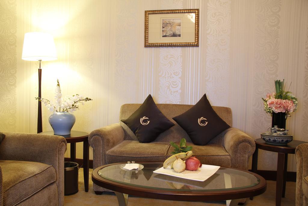 The Royal Marina Plaza Hotel Kuangcsou Kültér fotó