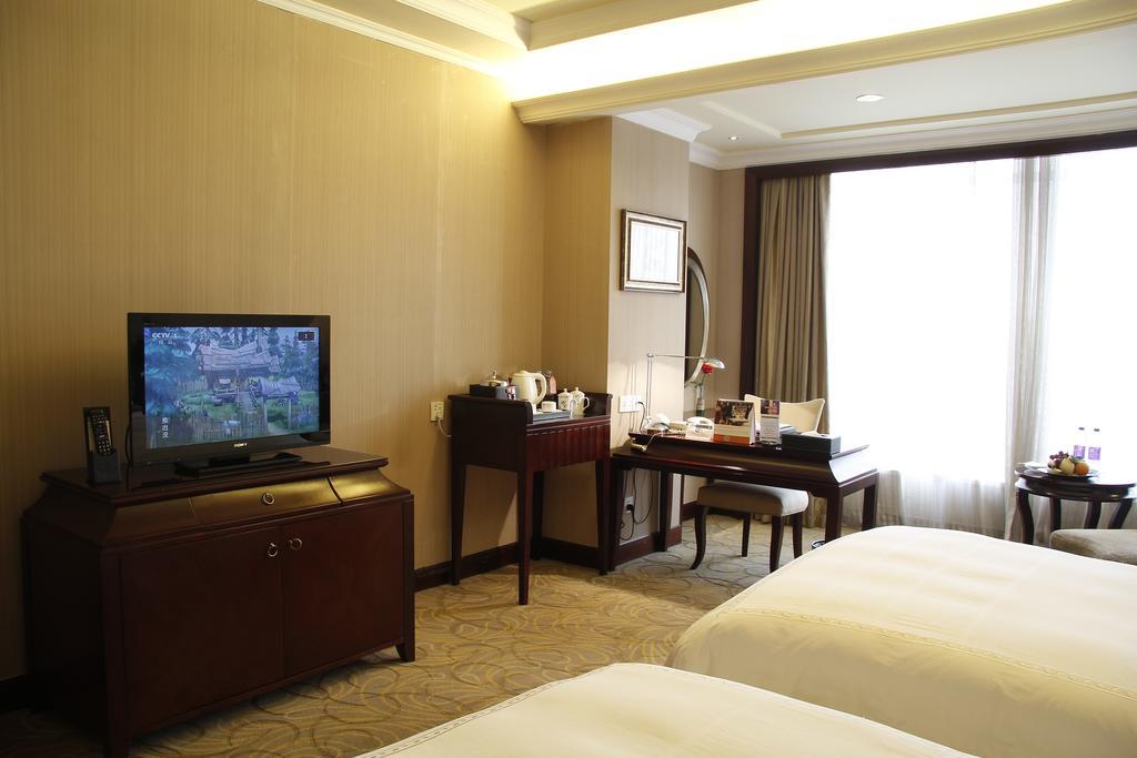 The Royal Marina Plaza Hotel Kuangcsou Kültér fotó