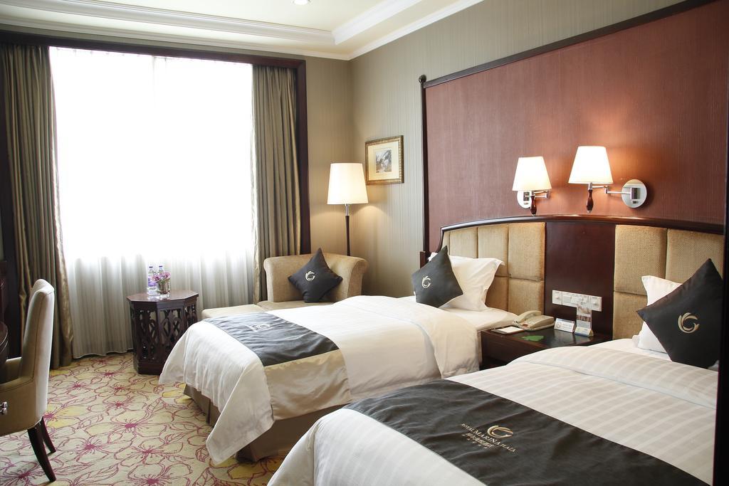 The Royal Marina Plaza Hotel Kuangcsou Kültér fotó