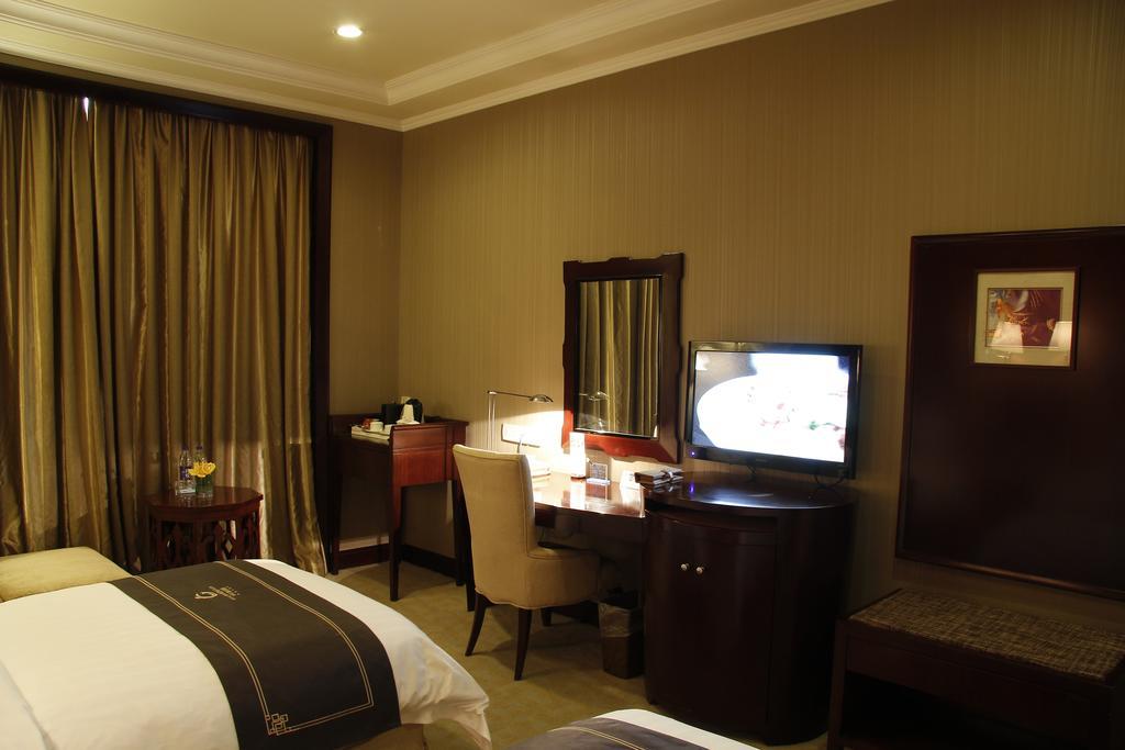 The Royal Marina Plaza Hotel Kuangcsou Kültér fotó