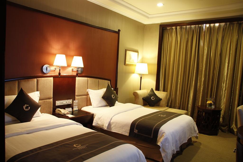 The Royal Marina Plaza Hotel Kuangcsou Kültér fotó