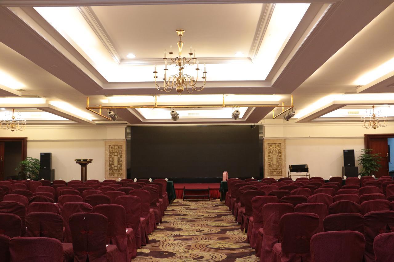 The Royal Marina Plaza Hotel Kuangcsou Kültér fotó