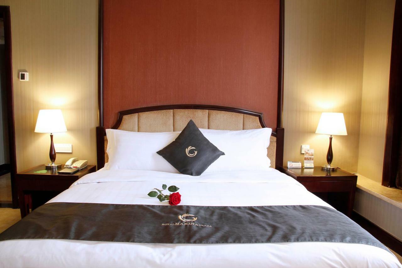 The Royal Marina Plaza Hotel Kuangcsou Kültér fotó