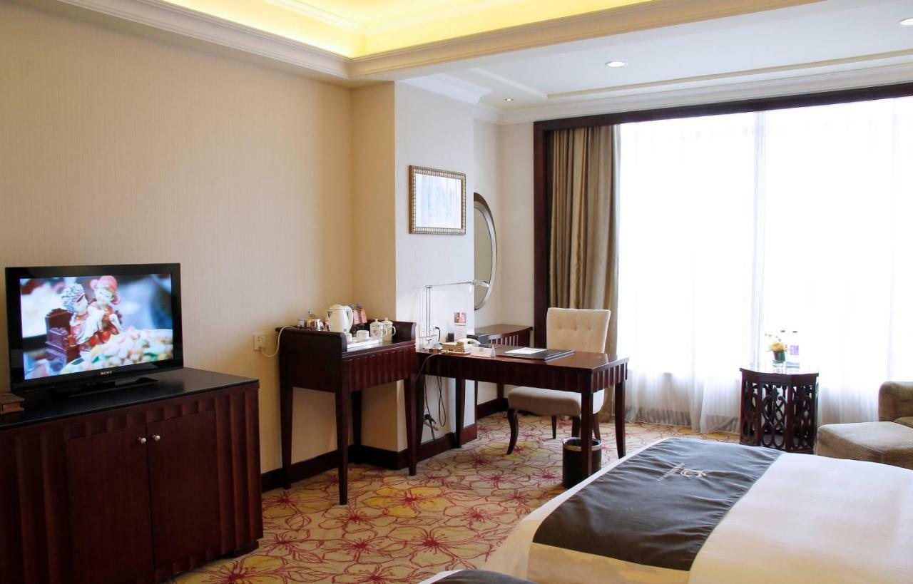 The Royal Marina Plaza Hotel Kuangcsou Kültér fotó