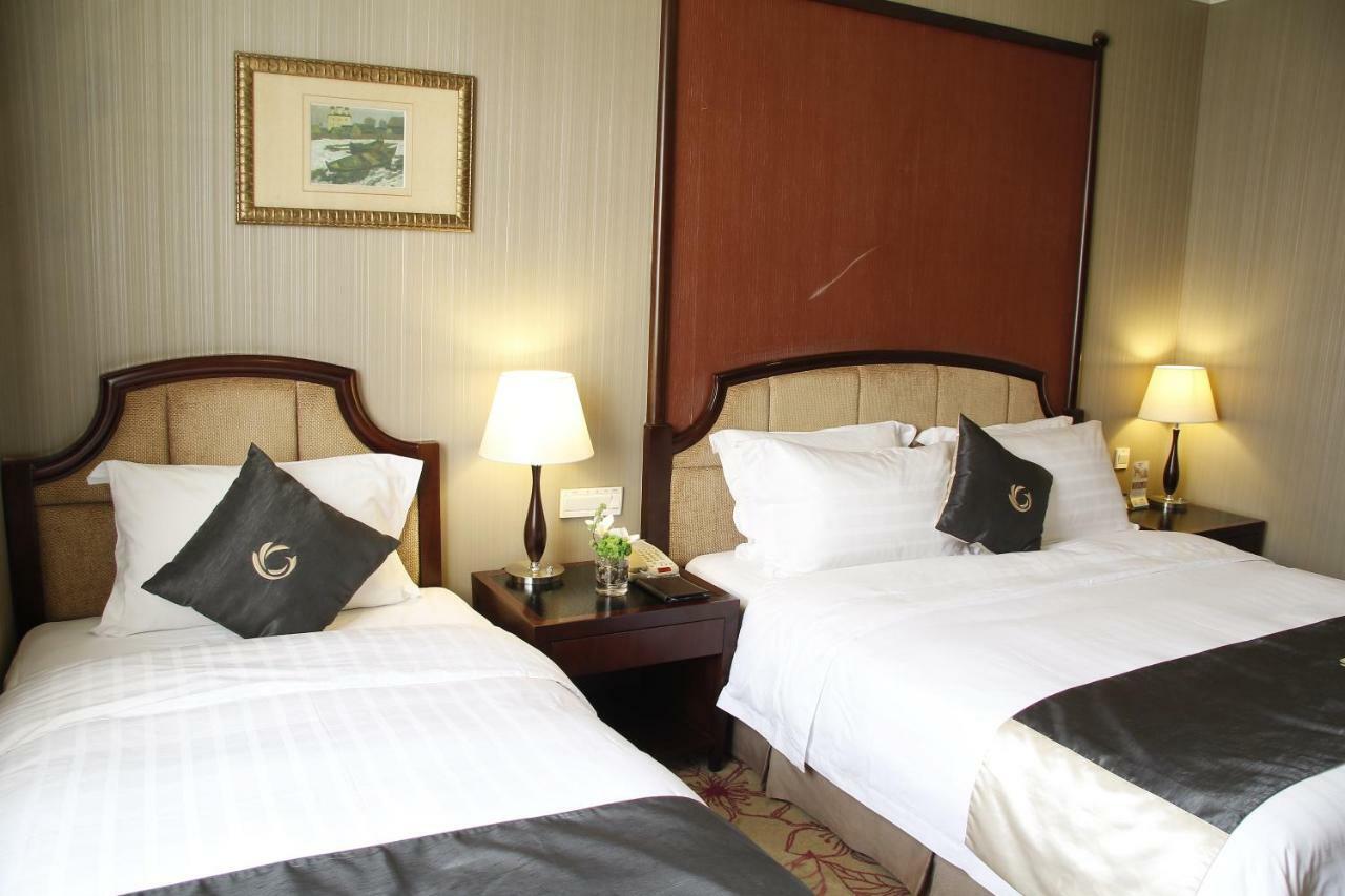 The Royal Marina Plaza Hotel Kuangcsou Kültér fotó